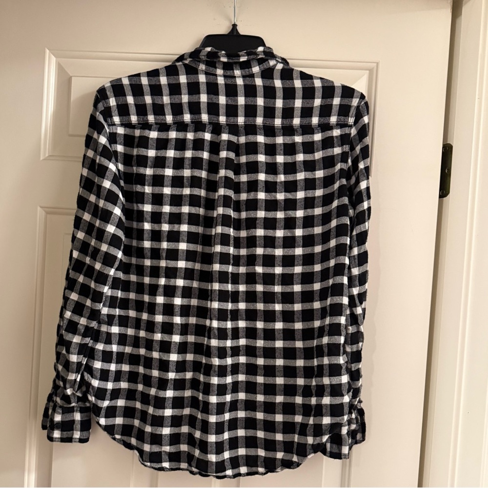 Label of Graded Goods Black & White Plaid Button-Up Shirt - Picture 2 of 3